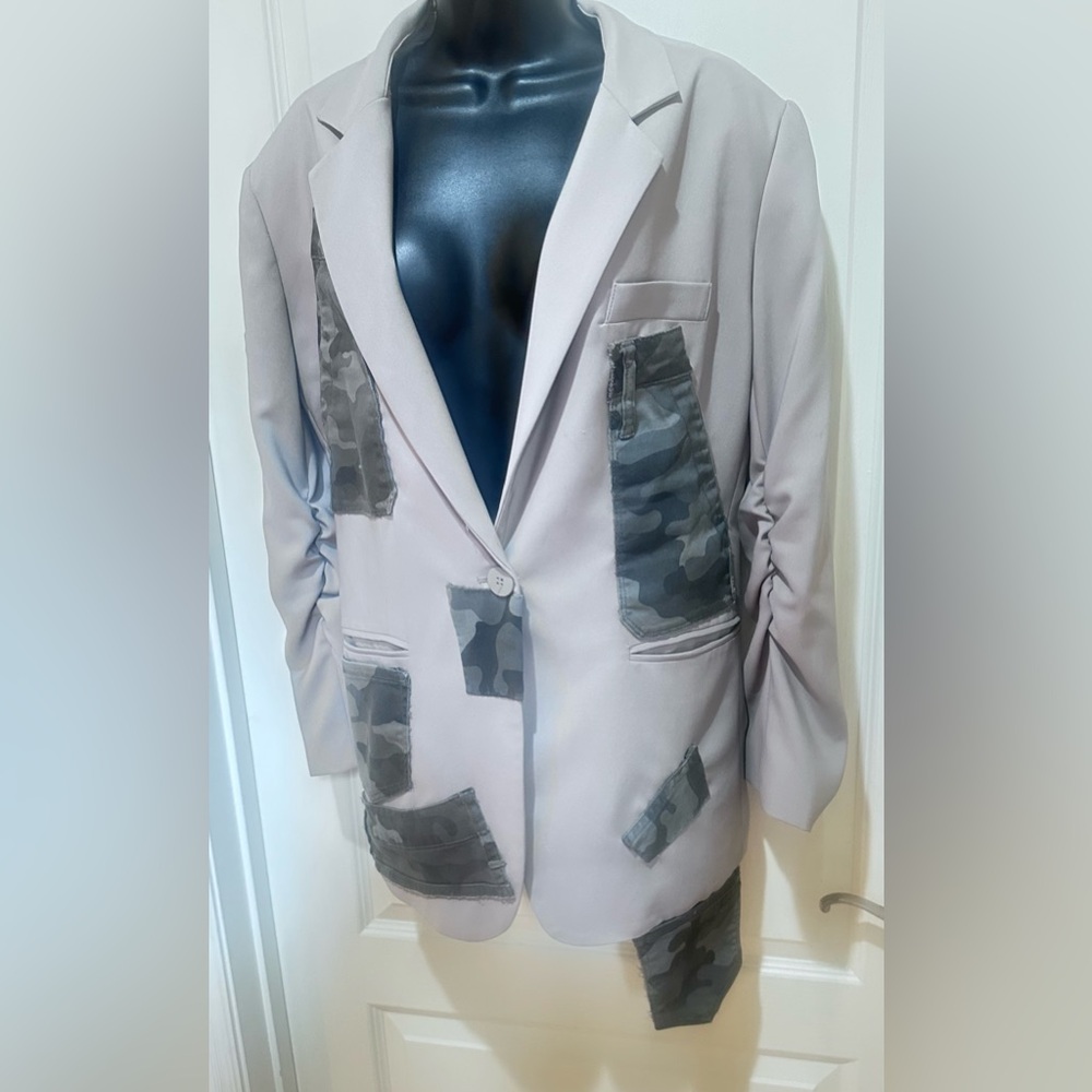 Upcycled Gray camo Patchwork zip back Blazer size… - image 5
